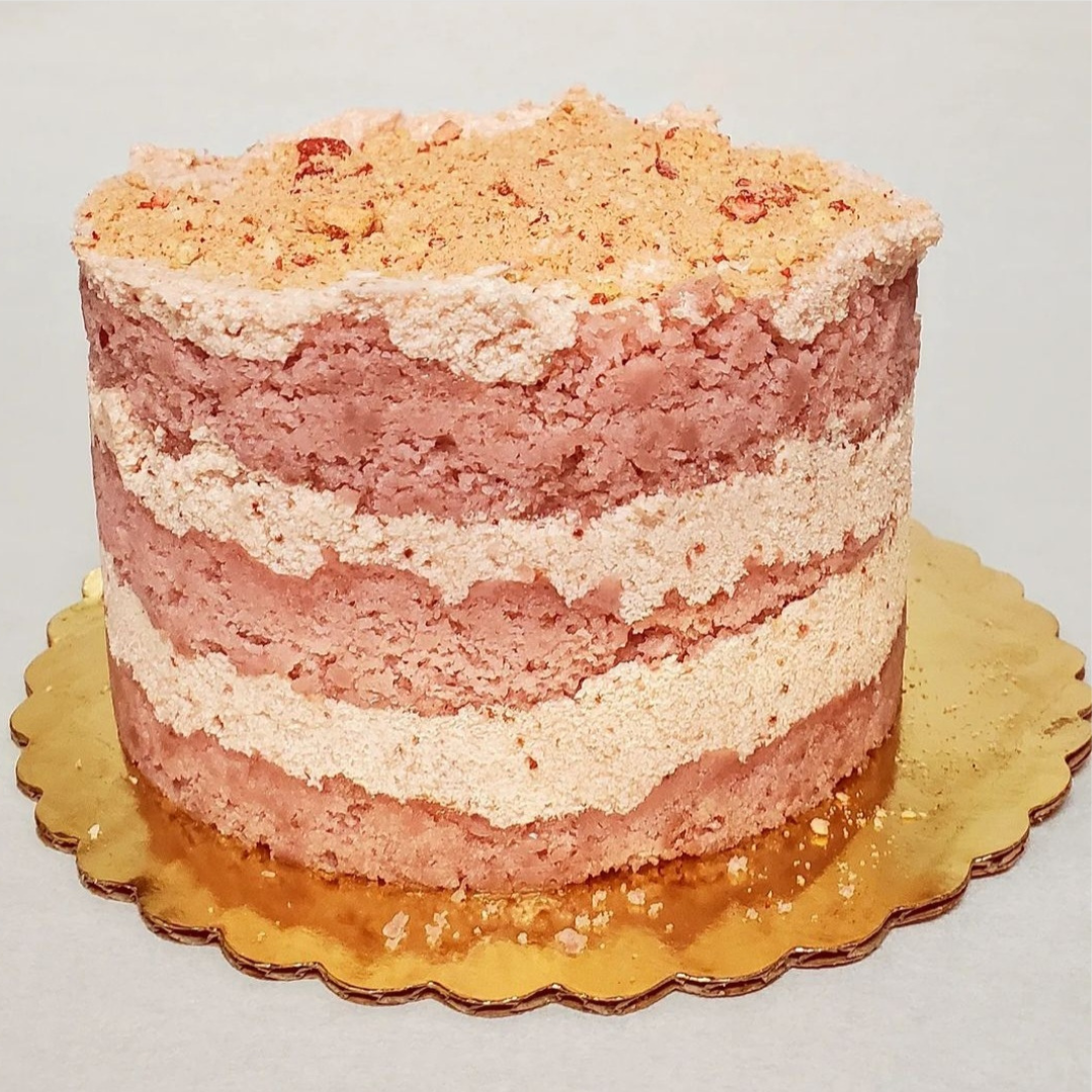 3 Layer Round Fresh Pink Colour Strawberry Cake For Anniversary Celebration  Fat Contains (%): 0.3 Grams (G) at Best Price in Mumbai | Little Bakers